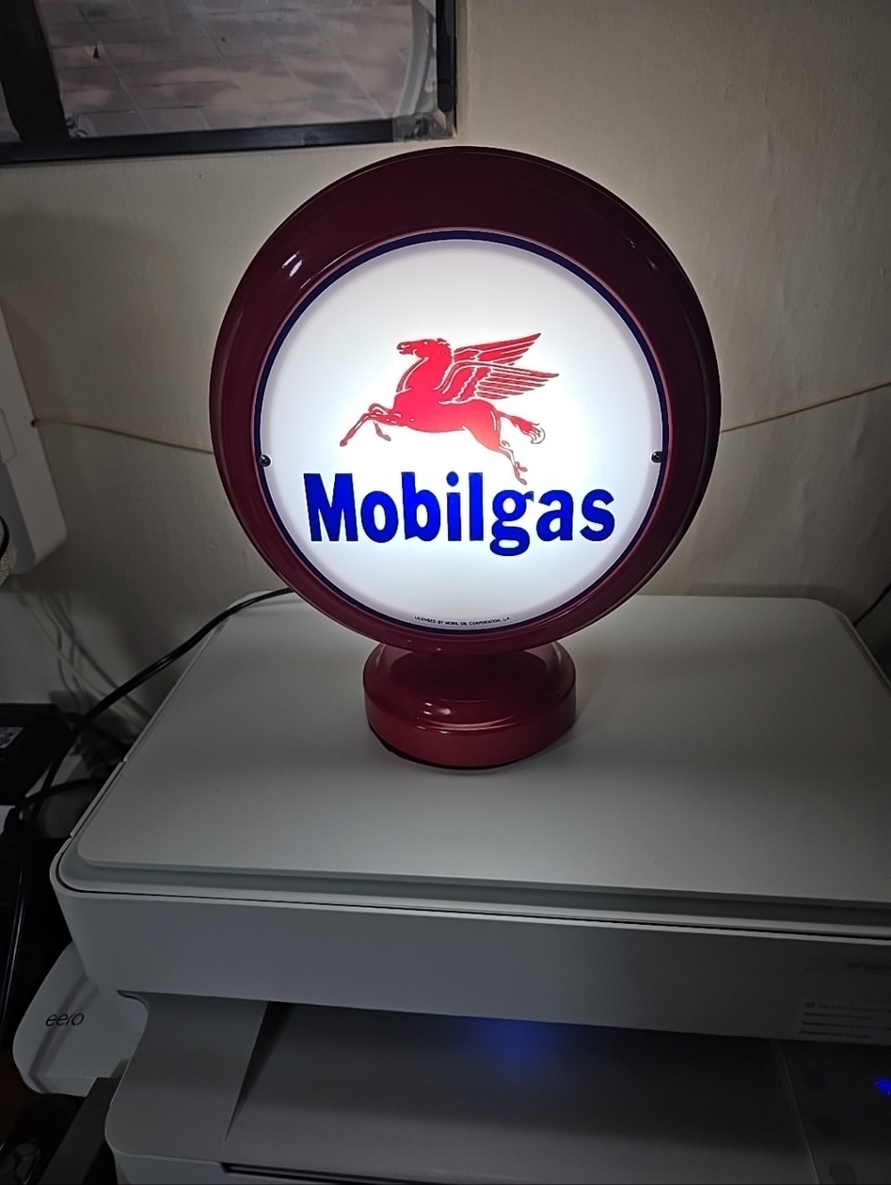Mobilgas Gas Pump Globe Style Desk LampRed Metal Body Approx 9x11 Inches Nice